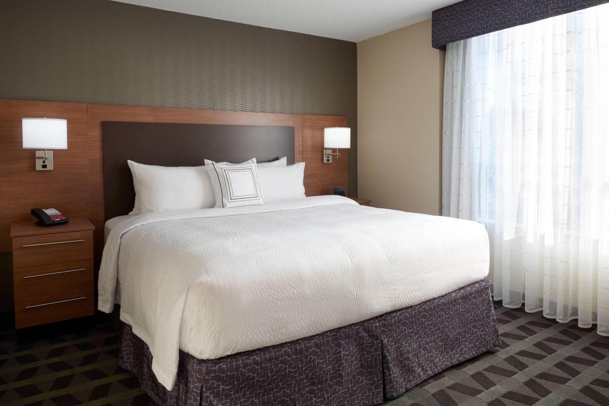 Towneplace Suites By Marriott Windsor Exterior foto